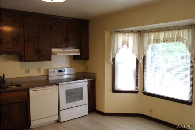 7401 Velvet Antler Dr, Midlothian, VA 23112