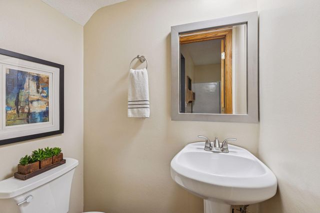 2425 Unity Avenue N, Golden Valley, MN 55422