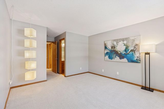 2425 Unity Avenue N, Golden Valley, MN 55422