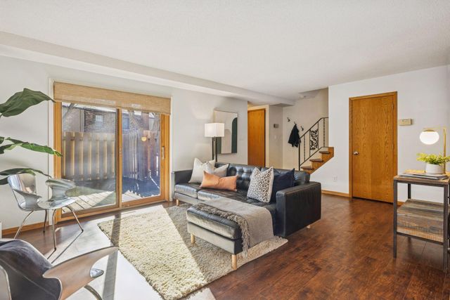 2425 Unity Avenue N, Golden Valley, MN 55422