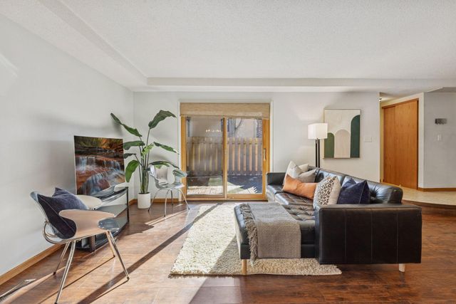 2425 Unity Avenue N, Golden Valley, MN 55422