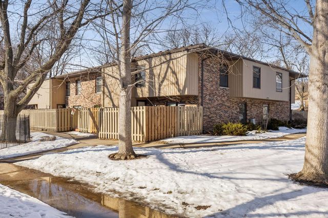 2425 Unity Avenue N, Golden Valley, MN 55422
