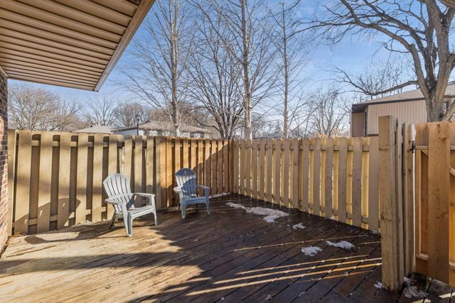 2425 Unity Avenue N, Golden Valley, MN 55422