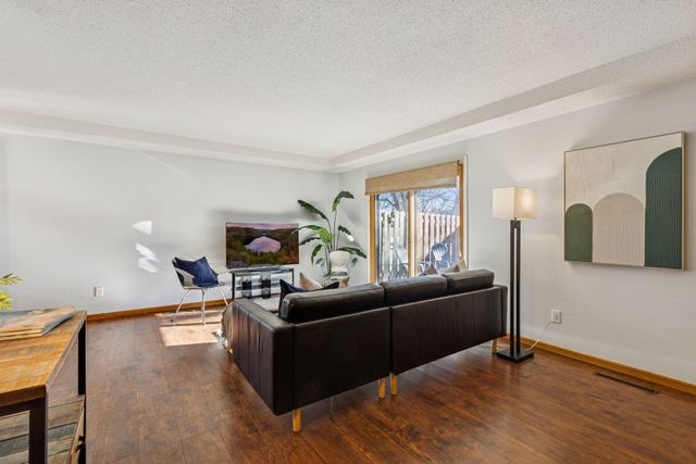 2425 Unity Avenue N, Golden Valley, MN 55422