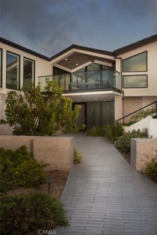 27 North La Senda Drive, Laguna Beach, CA 92651