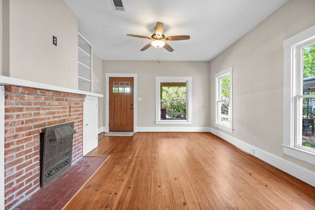 1715 College Avenue, Fort Worth, TX 76110