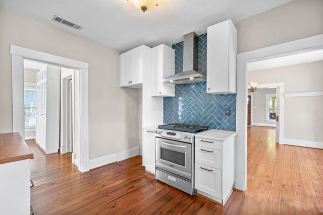 1715 College Avenue, Fort Worth, TX 76110