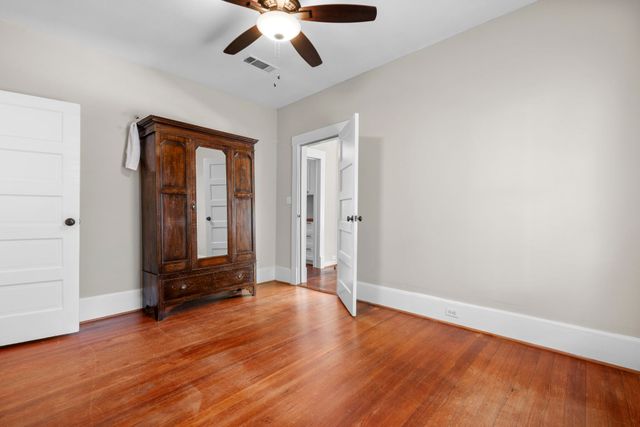 1715 College Avenue, Fort Worth, TX 76110