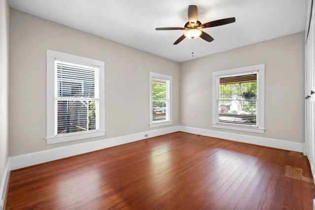 1715 College Avenue, Fort Worth, TX 76110