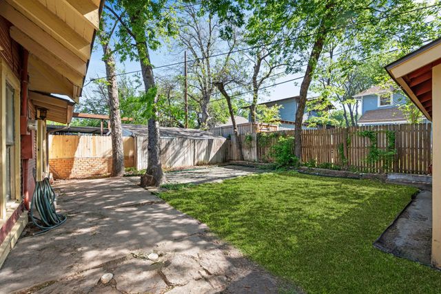 1715 College Avenue, Fort Worth, TX 76110