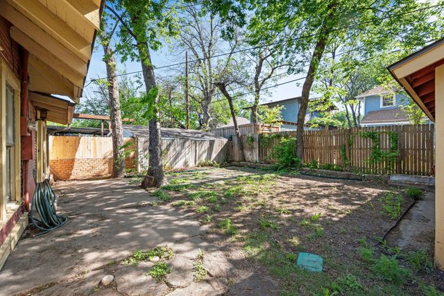 1715 College Avenue, Fort Worth, TX 76110