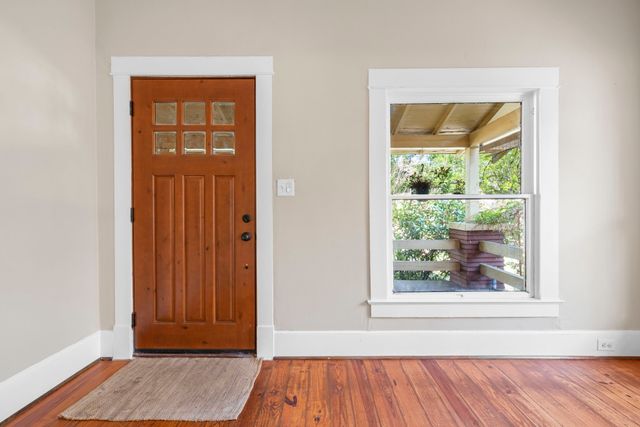 1715 College Avenue, Fort Worth, TX 76110