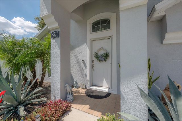 8507 TIARA PARK WAY, Tampa, FL 33635