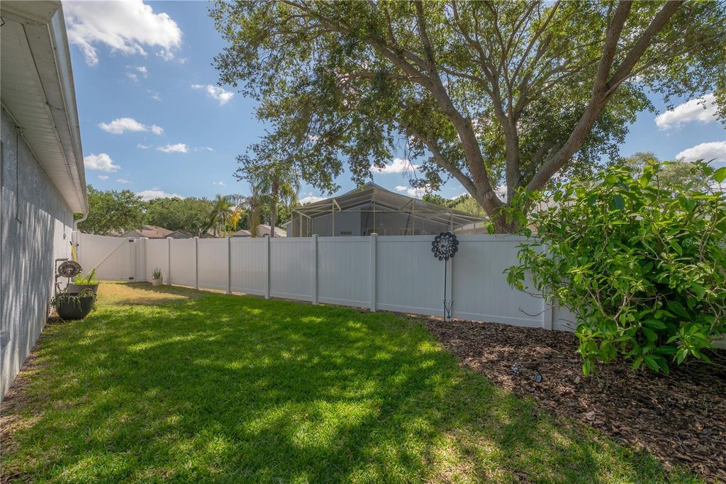 Image 18 of property listing at 8507 TIARA PARK WAY, Tampa, FL 33635