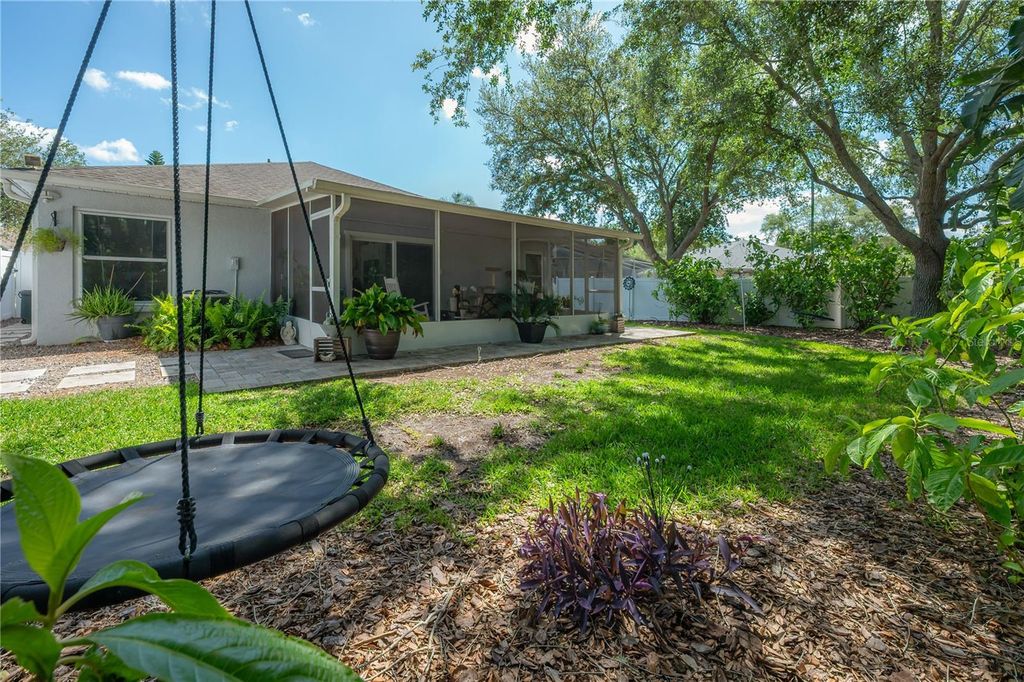 Image 21 of property listing at 8507 TIARA PARK WAY, Tampa, FL 33635