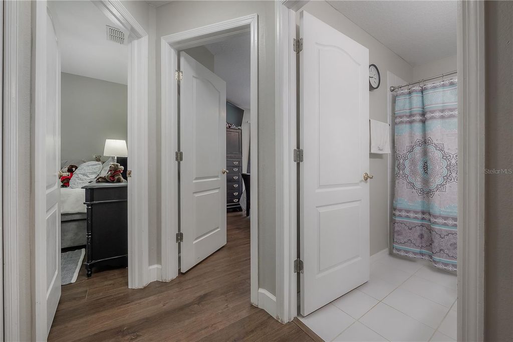 Image 30 of property listing at 8507 TIARA PARK WAY, Tampa, FL 33635