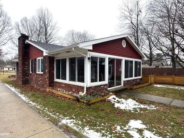 3184 Simpson Road, Fort Gratiot Twp, MI 48059
