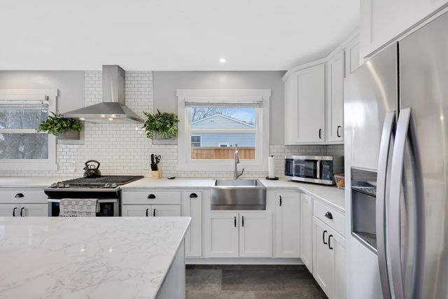 1220 Oak Street W, Stillwater, MN 55082