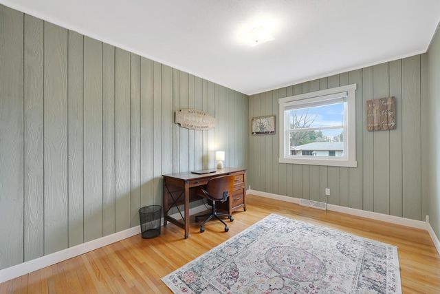 1220 Oak Street W, Stillwater, MN 55082