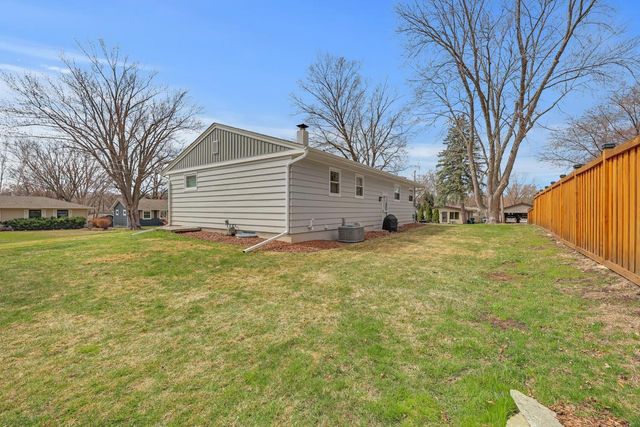 1220 Oak Street W, Stillwater, MN 55082