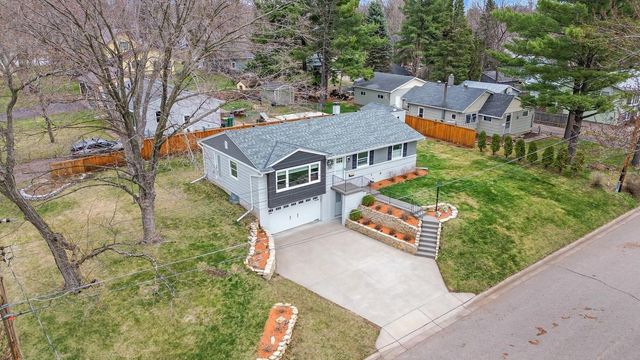 1220 Oak Street W, Stillwater, MN 55082