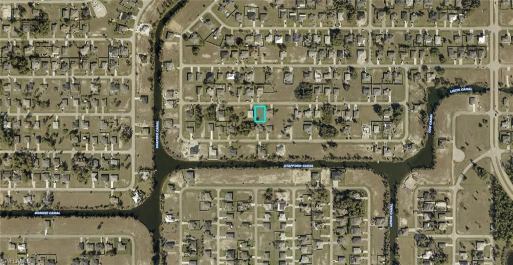 Image 3 of property listing at 1342 NE 33rd TER, Cape Coral, FL 33909