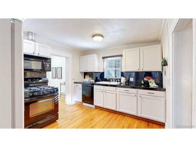 39 N Clarkson St B, Denver, CO 80218