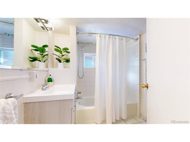 39 N Clarkson St B, Denver, CO 80218