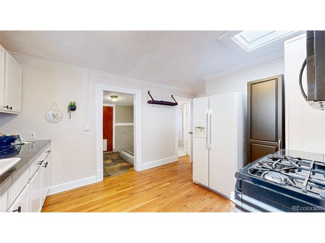 39 N Clarkson St B, Denver, CO 80218