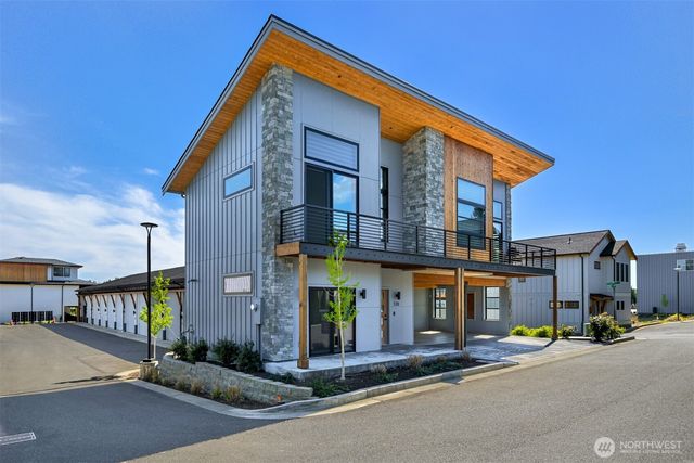120 Skipping Stone Loop, Lynden, WA 98264