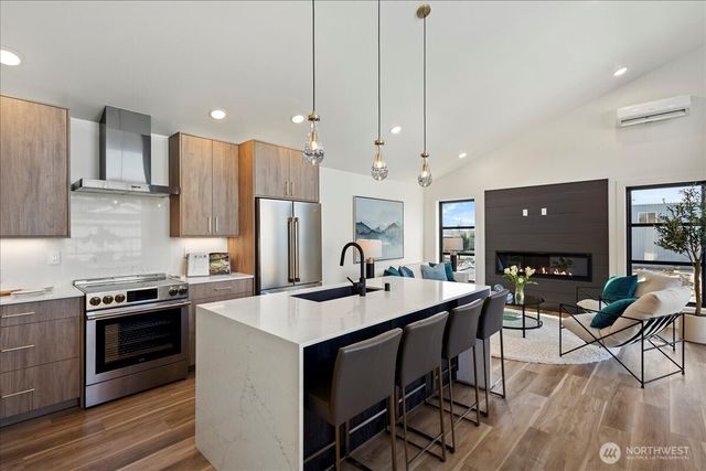 120 Skipping Stone Loop, Lynden, WA 98264
