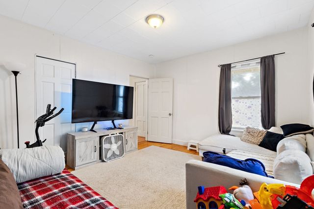 17 Ashton St, Everett, MA 02149