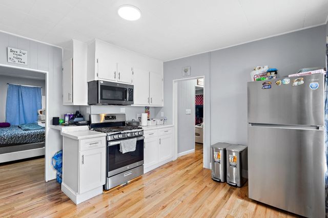 17 Ashton St, Everett, MA 02149