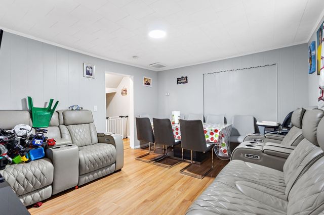 17 Ashton St, Everett, MA 02149