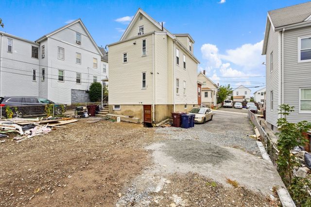 17 Ashton St, Everett, MA 02149