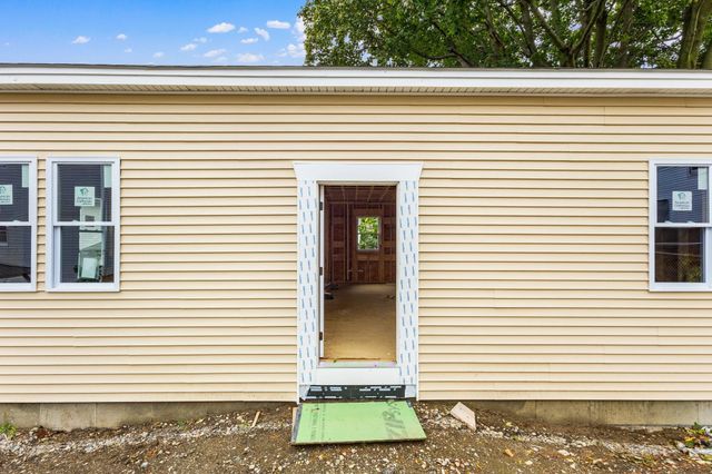 17 Ashton St, Everett, MA 02149