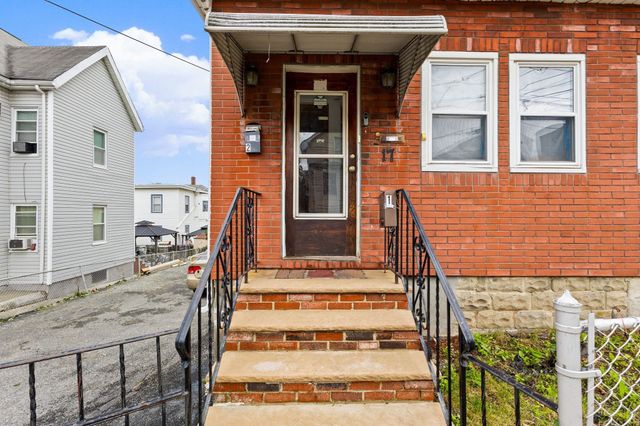 17 Ashton St, Everett, MA 02149