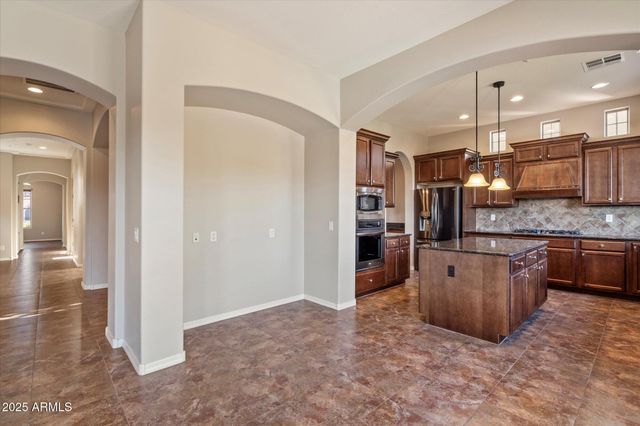 13648 W JESSE RED Drive, Peoria, AZ 85383