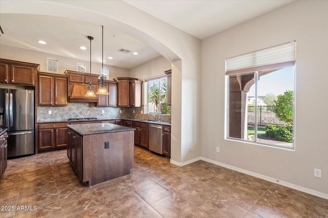 13648 W JESSE RED Drive, Peoria, AZ 85383