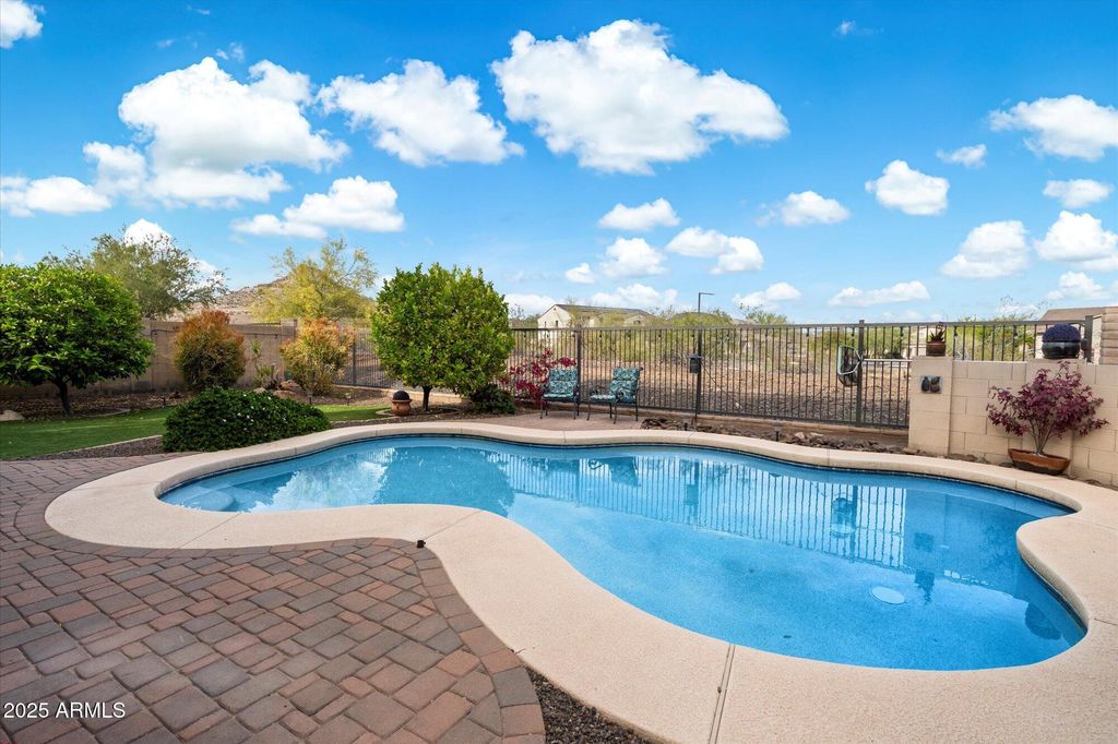 13648 W JESSE RED Drive, Peoria, AZ 85383