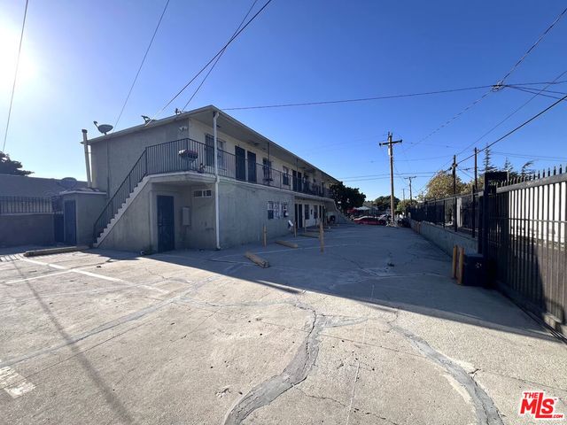 1016 W 109th Place 1, Los Angeles, CA 90044