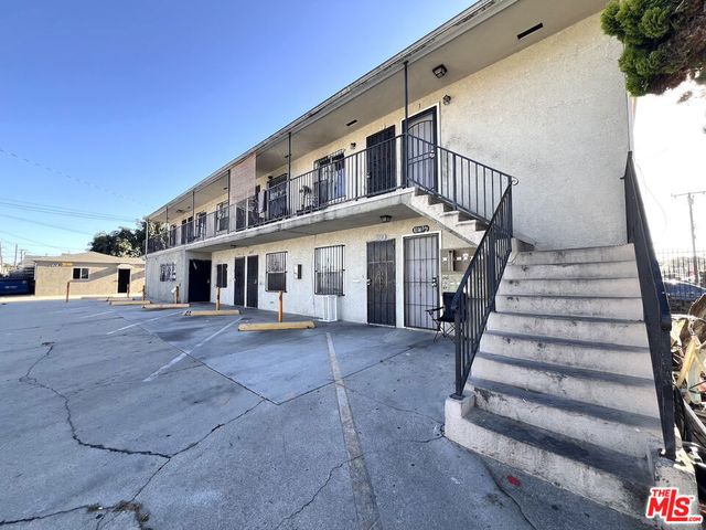 1016 W 109th Place 1, Los Angeles, CA 90044