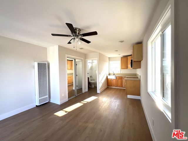 1016 W 109th Place 1, Los Angeles, CA 90044
