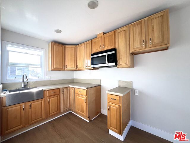 1016 W 109th Place 1, Los Angeles, CA 90044