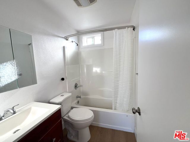 1016 W 109th Place 1, Los Angeles, CA 90044