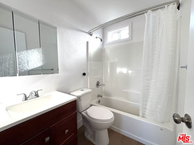 1016 W 109th Place 1, Los Angeles, CA 90044