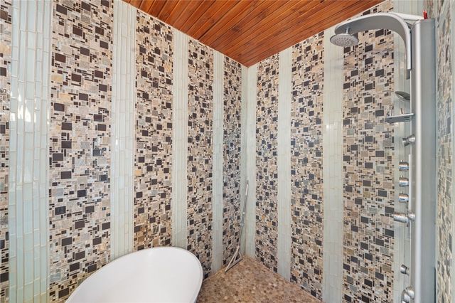 1113 E Walnut Street, Rogers, AR 72756