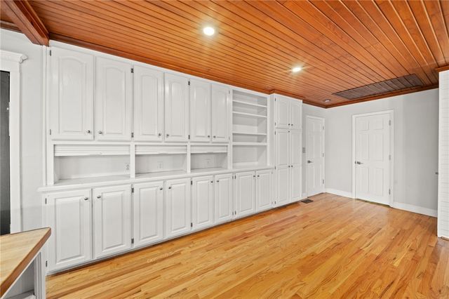 1113 E Walnut Street, Rogers, AR 72756