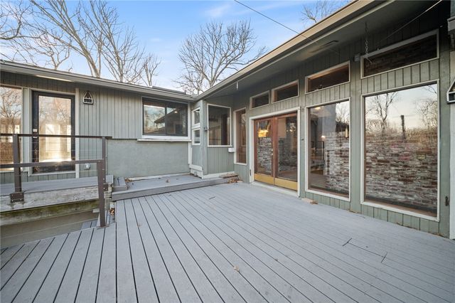 1113 E Walnut Street, Rogers, AR 72756