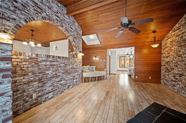 1113 E Walnut Street, Rogers, AR 72756